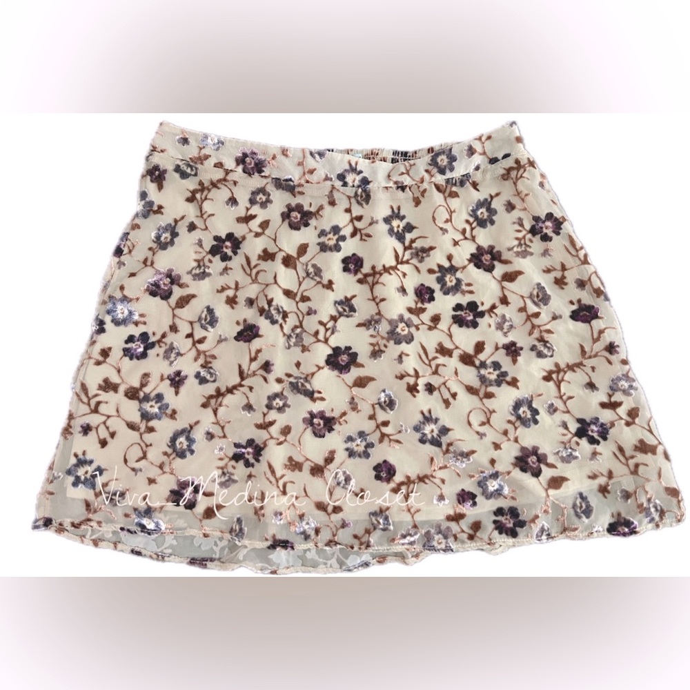 American Eagle Velvet Floral Embroidered Skirt - Fully Lined and Elegant